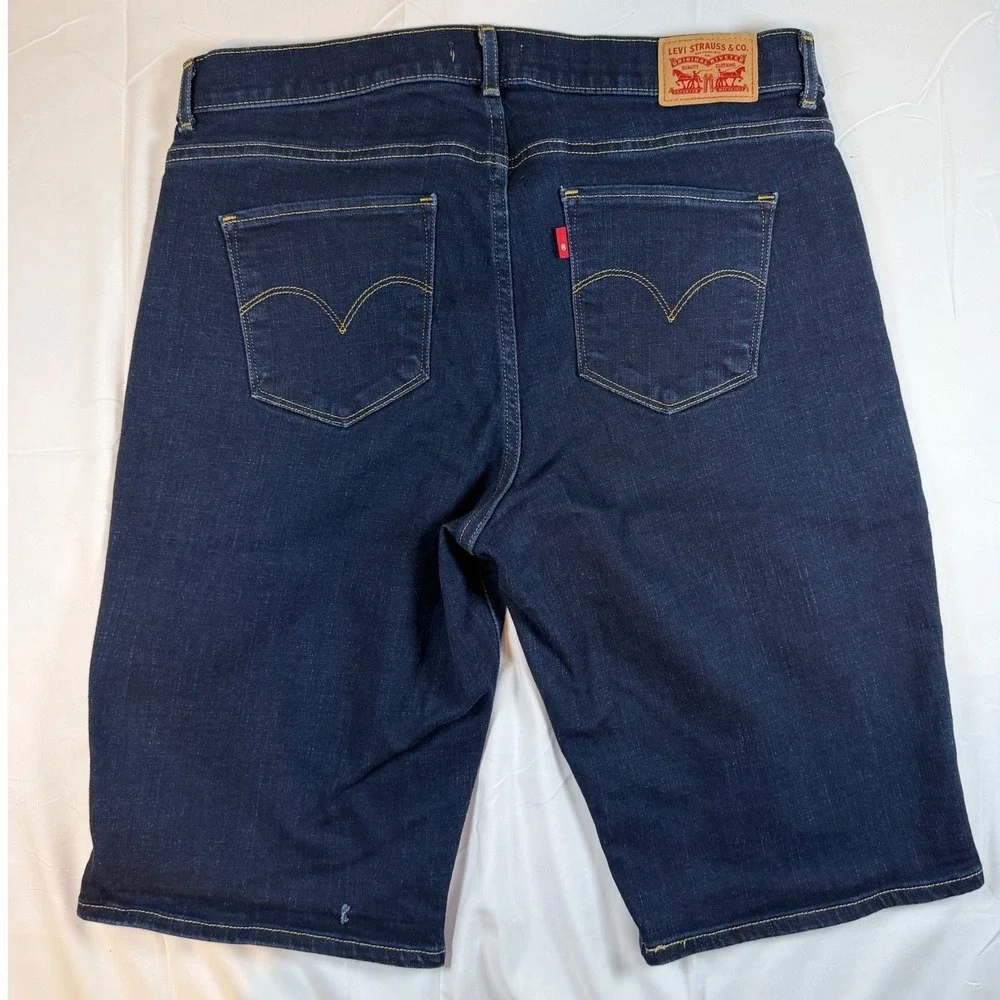 Levis Bermuda Shorts Womens 32 Dark Indigo Wash‎ Stretch Denim Mid Rise
